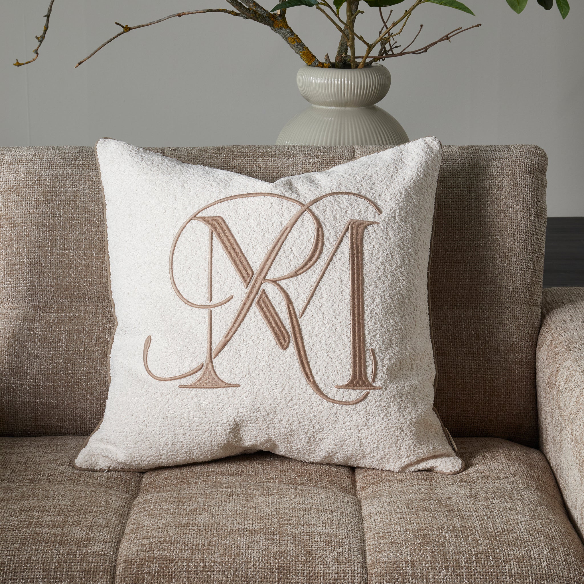 RM Bouclé Pillow 60×60 inclusief binnenkussen