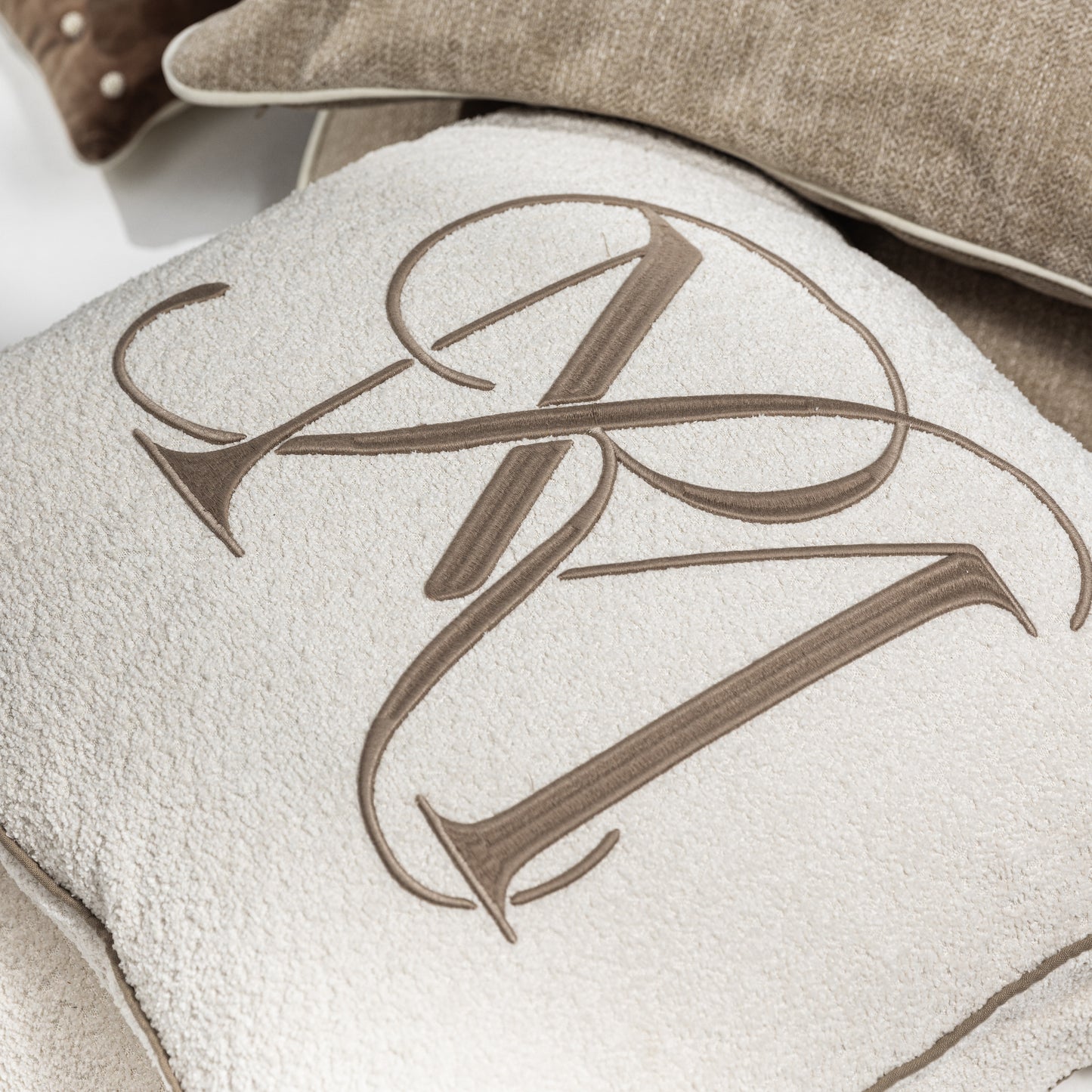RM Bouclé Pillow 60×60 inclusief binnenkussen