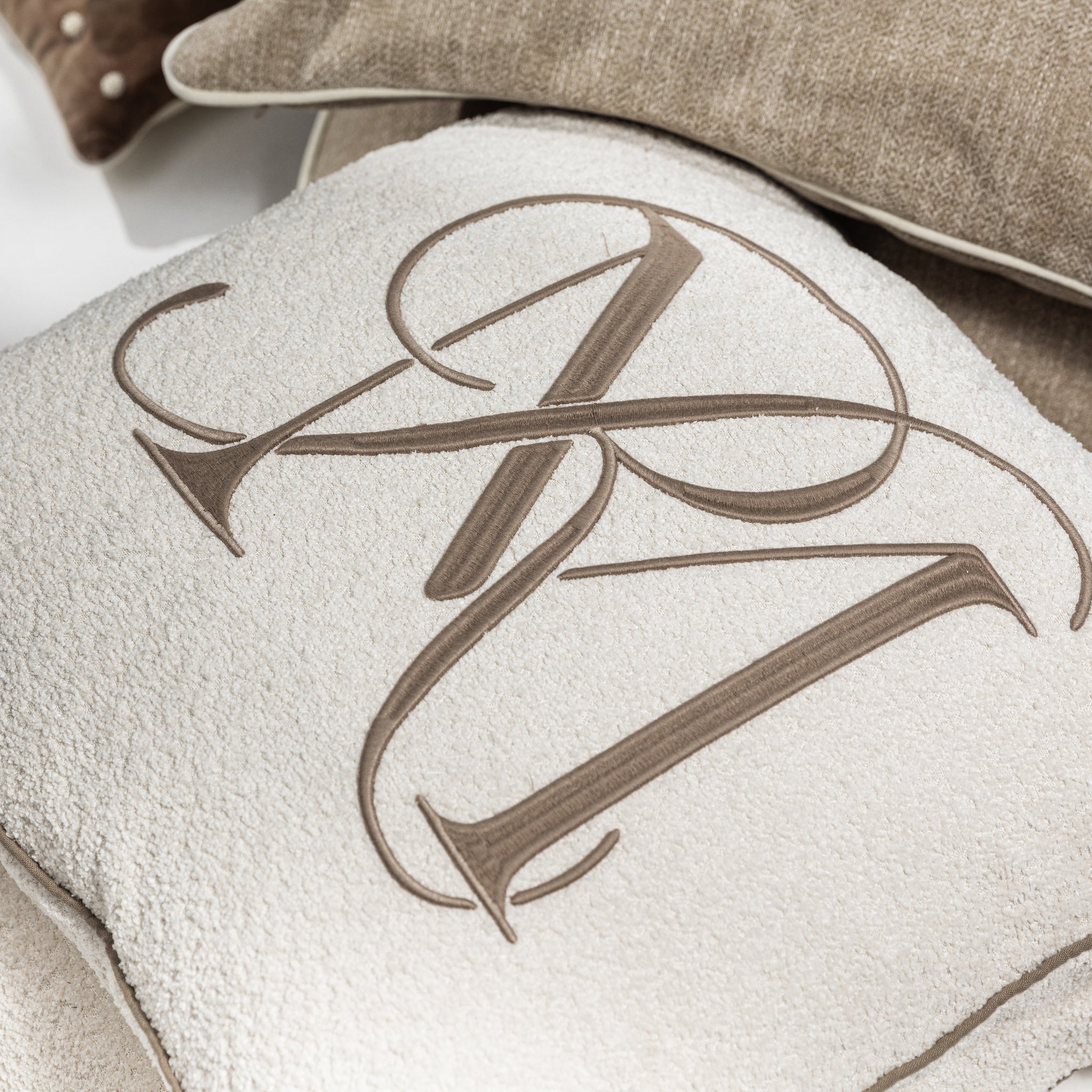 RM Bouclé Pillow 60×60 inclusief binnenkussen