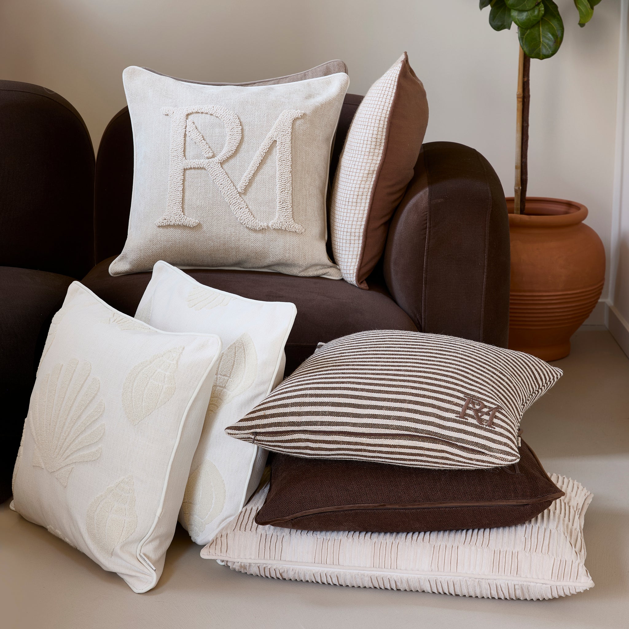 Orléa Pillow 50×50 coffee – RM